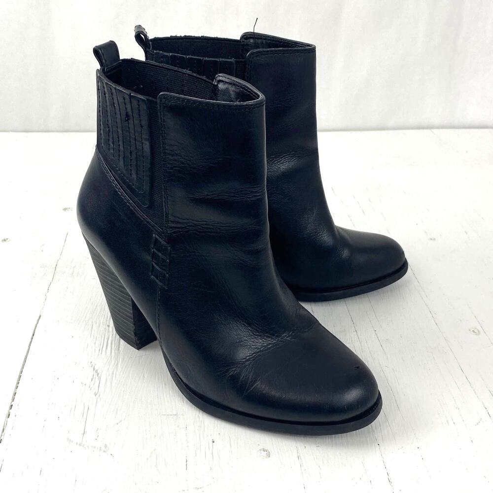 Vince Camuto Black Leather Ankle Boot Highland Booties Size 7